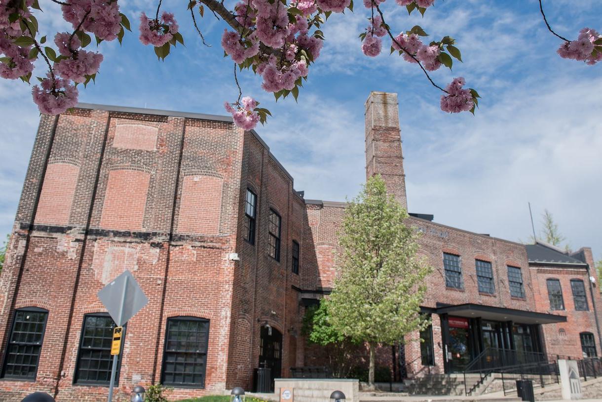 Exterior image of the North Hall building at the Pottstown campus