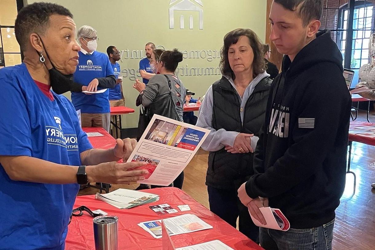 Image of previous open house table at the Pottstown location